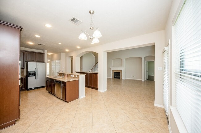 Building Photo - 602 Coggins Point Way