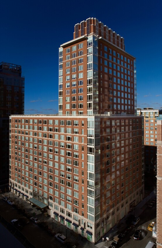 325 North End Ave Unit Apt 08g, New York, Ny 10282 - Room For Rent In 