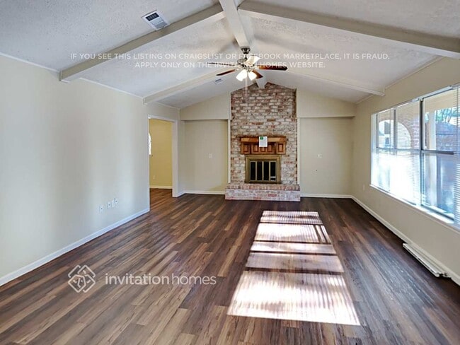 Foto del edificio - 826 Hidden Canyon Rd