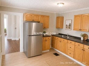 Building Photo - 58 Elm St