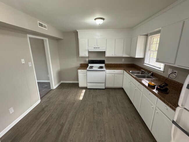 Foto del edificio - Remodeled 3 Bedroom House in East Tarboro