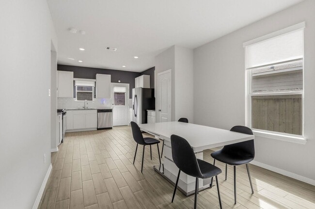 Building Photo - 25722 Hickory Pecan Trl