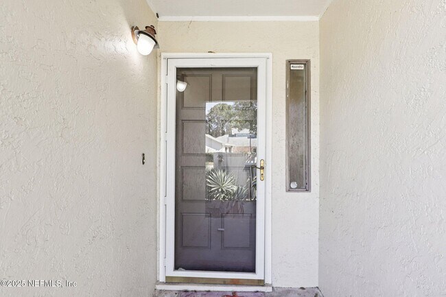 Foto del edificio - 144 La Pasada Cir W