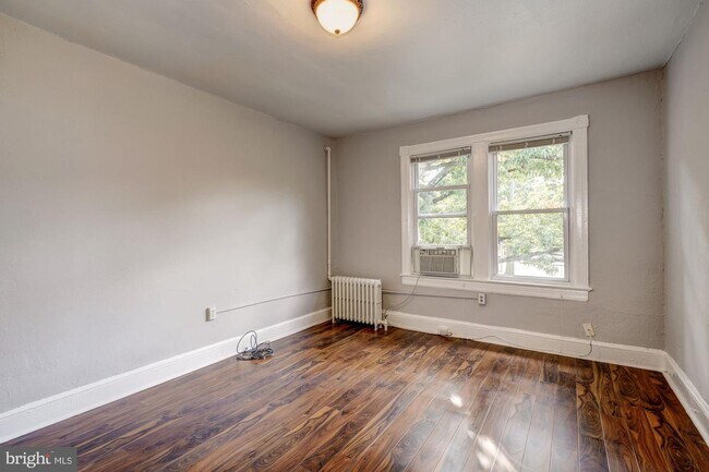 Building Photo - 1615 12th St NW