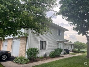Building Photo - 921 Shattuck Ln