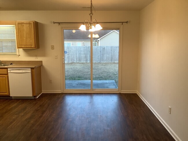 Foto del edificio - 9504 Huckabee Dr NE