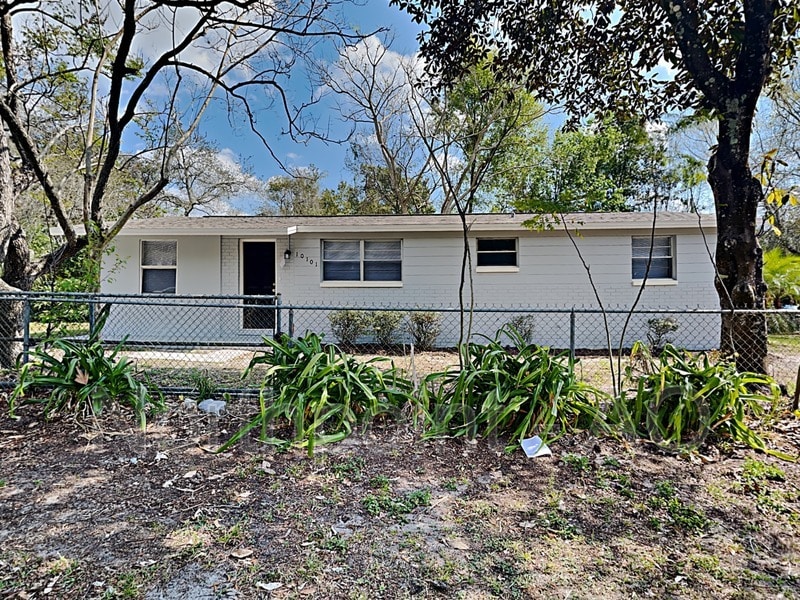 Primary Photo - 10101 N 19th St