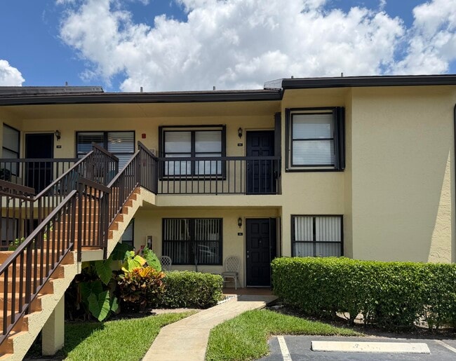 Building Photo - 4692 Lucerne Lakes Blvd E