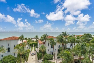 Building Photo - 5959 Collins Ave