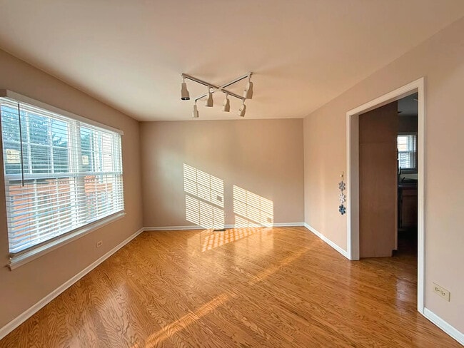 Building Photo - 991 Sweetflower Dr