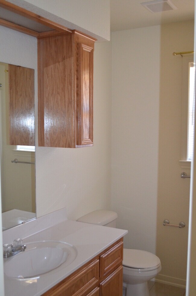 Building Photo - 908Rebecca