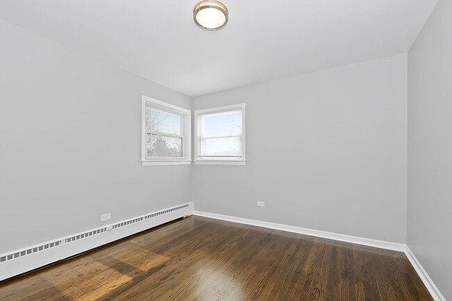 Interior Photo - 4444-50 W. 59th St. Chicago IL