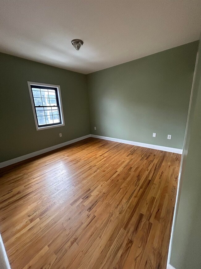 Foto del edificio - 227 Liberty Ave