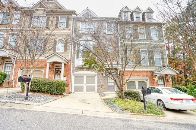 Foto del edificio - 4 Bedroom Townhome in Atlanta
