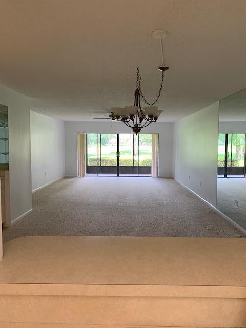 Building Photo - 9460 Meadowood Dr