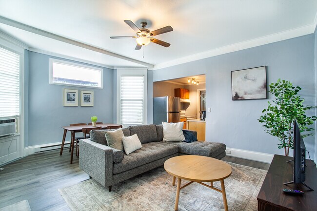 Building Photo - 813 Hall of Fame Dr