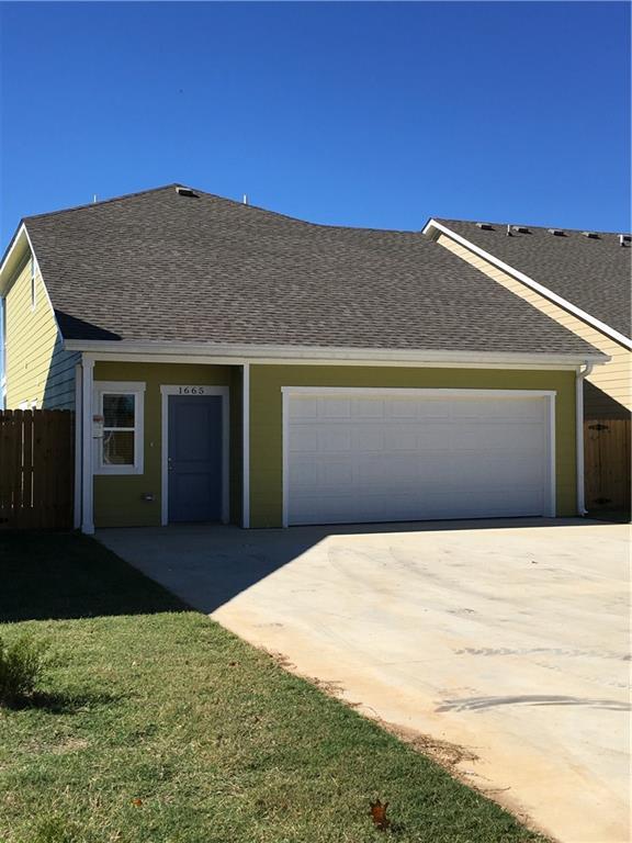 Building Photo - 1665 N Izard Ln