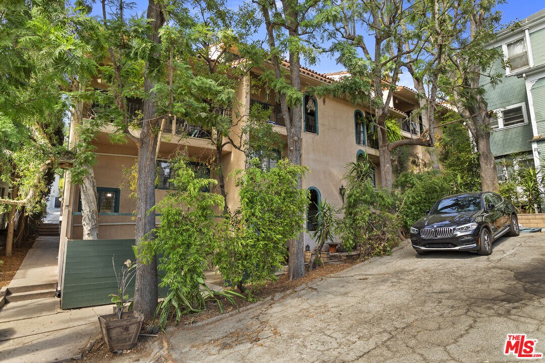 Primary Photo - 2314 N Gower St