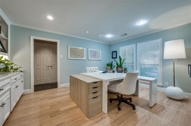 Building Photo - 5605 Lobello Dr
