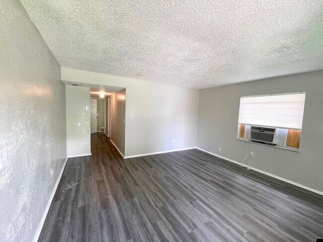 Building Photo - Quaint 3 bed 1 bath home