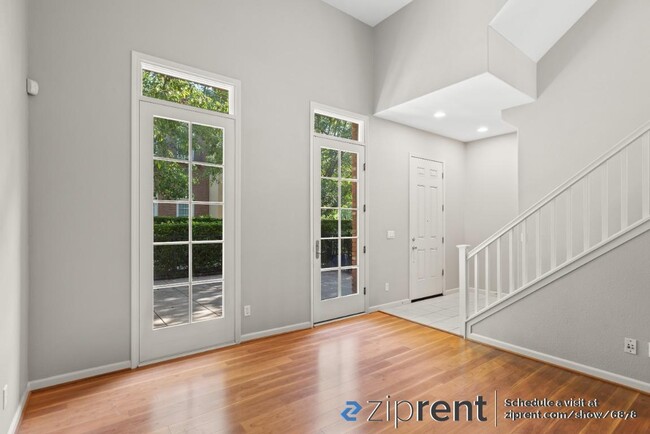 Building Photo - 875 Georgetown Pl