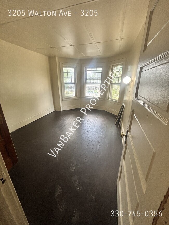 Building Photo - 3205 Walton Ave