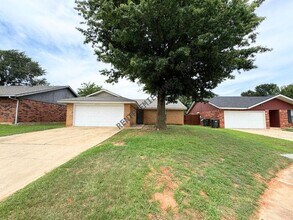 Building Photo - 8741 Hillridge Dr