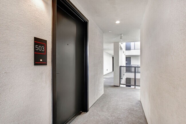 Foto del edificio - 3355 Overland Ave
