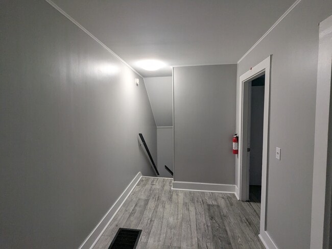 Building Photo - 32-32 Green St