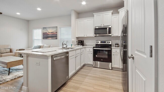 Foto del edificio - 7672 Shadow Lake Dr