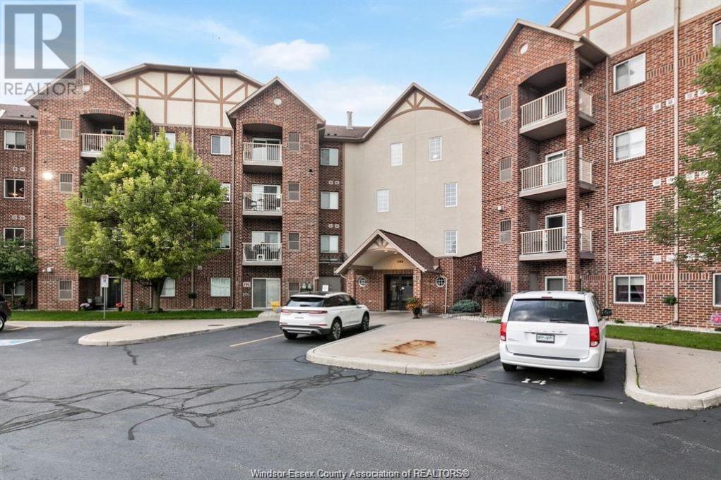 Primary Photo - 3160 Wildwood Dr