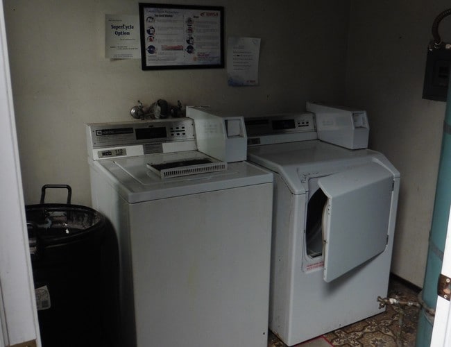 Interior Photo - 1252 Warner St