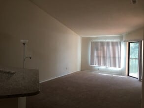 Building Photo - 7427 Sugar Bend Dr