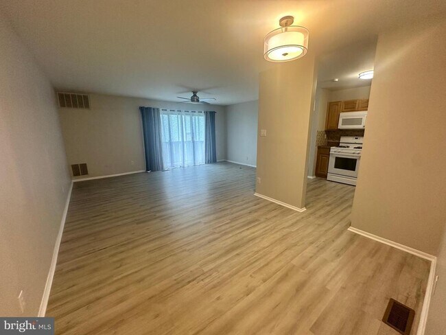 Foto del edificio - 1103 Woodhollow Dr