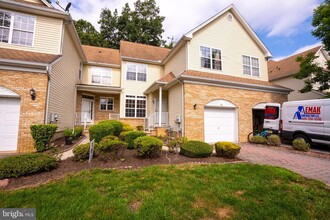 Building Photo - 76 Tennyson Rd