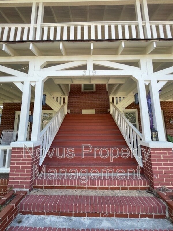 Building Photo - 319 College Street