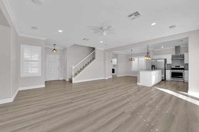 Foto del edificio - Upgraded 3 Bedrooms, 2.5 Bathrooms home in...