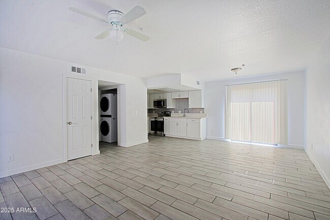 Foto del edificio - 13211 North 21st Pl