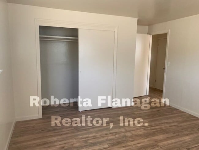 Foto del edificio - Country 4 bedroom/2 bathroom home