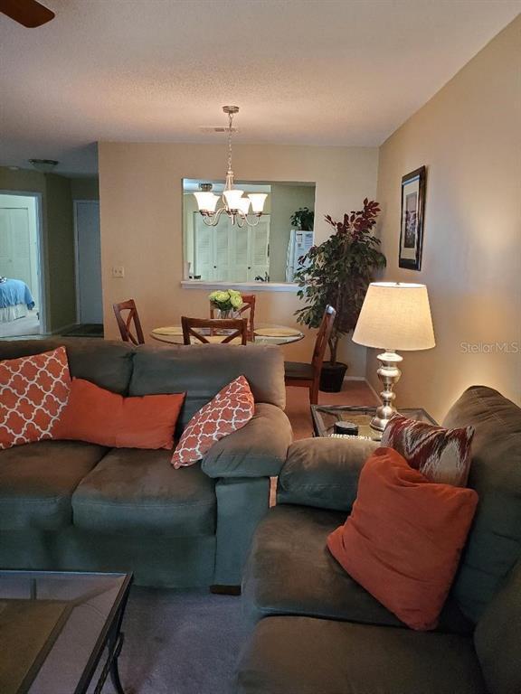 Sala y comedor - 2965 Marshfield Ct