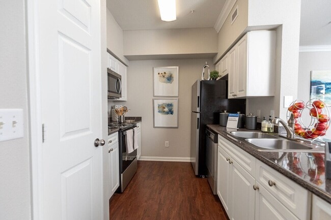 Building Photo - Stylish Space + Limited-Time Offer