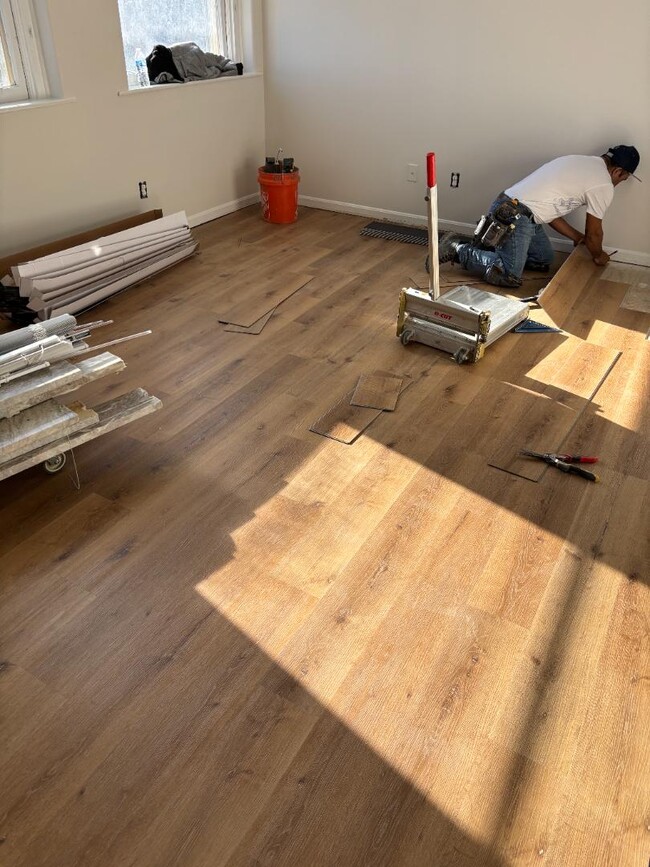 Building Photo - 117 Main St