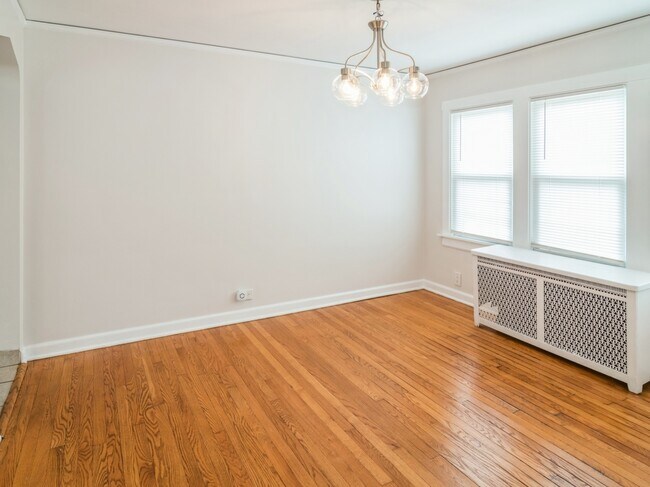 Building Photo - 2933 N 74th Ct