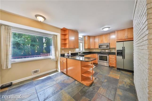 Building Photo - 4 br, 2 bath House - 4472 N Peachtree Road