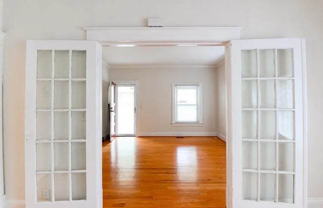 Photo - 1104 Tolleys Ln House