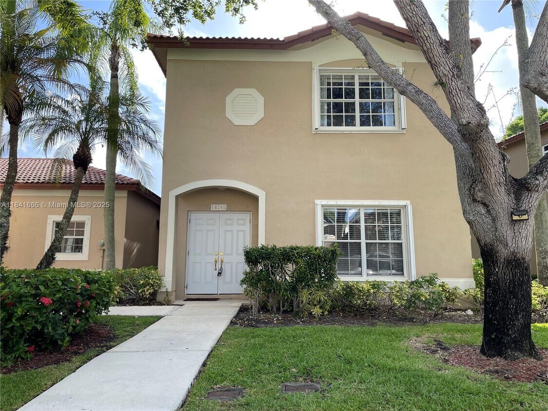 Primary Photo - 16242 Emerald Cove Rd