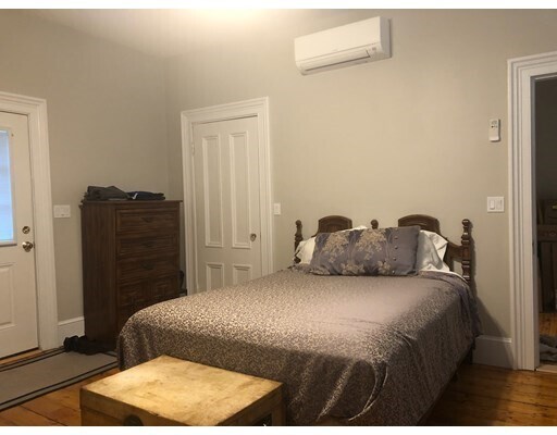 Building Photo - 635 Washington St