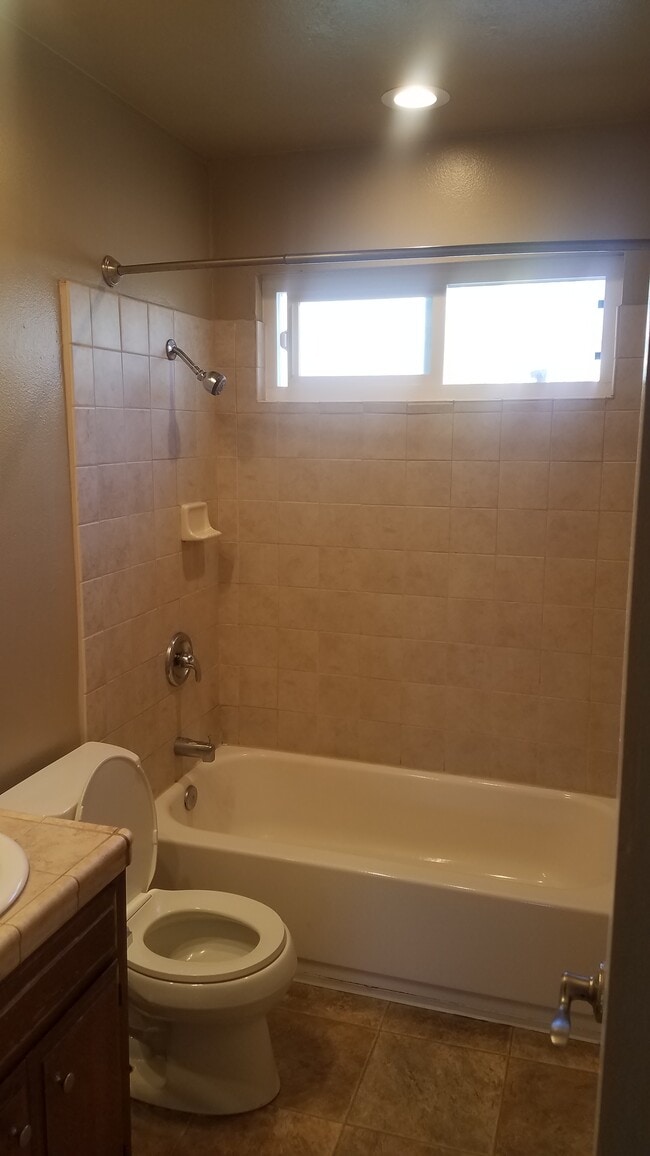 Bath - 340 Moss St
