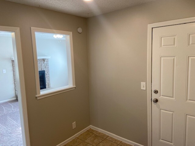 Building Photo - 1046 E Huntington Cir