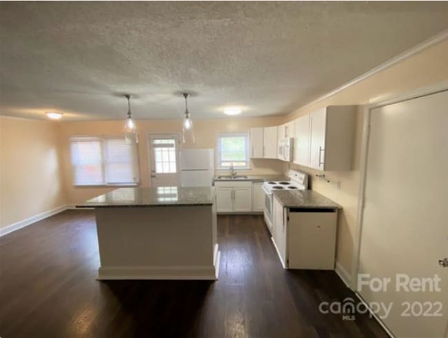 Foto del edificio - 718 E Maple Ave